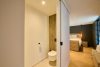 Toilet bij slaapkamer