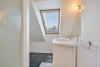 Derde badkamer met douche en enkele lavabo